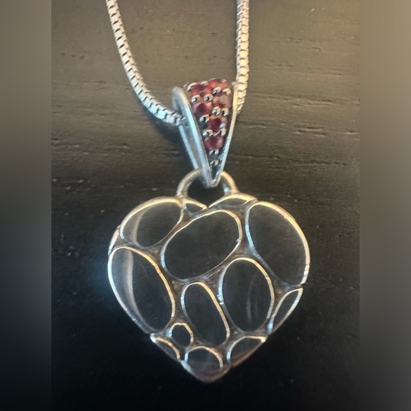 JOHN HARDY Signature Dot Heart Silver Pendant Necklace w/Garnet Embellishment - Picture 3 of 11